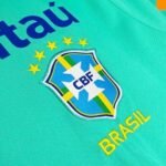 camisa-brasil-verde-bebe-copa-2026-27–pre-jogo-masculina