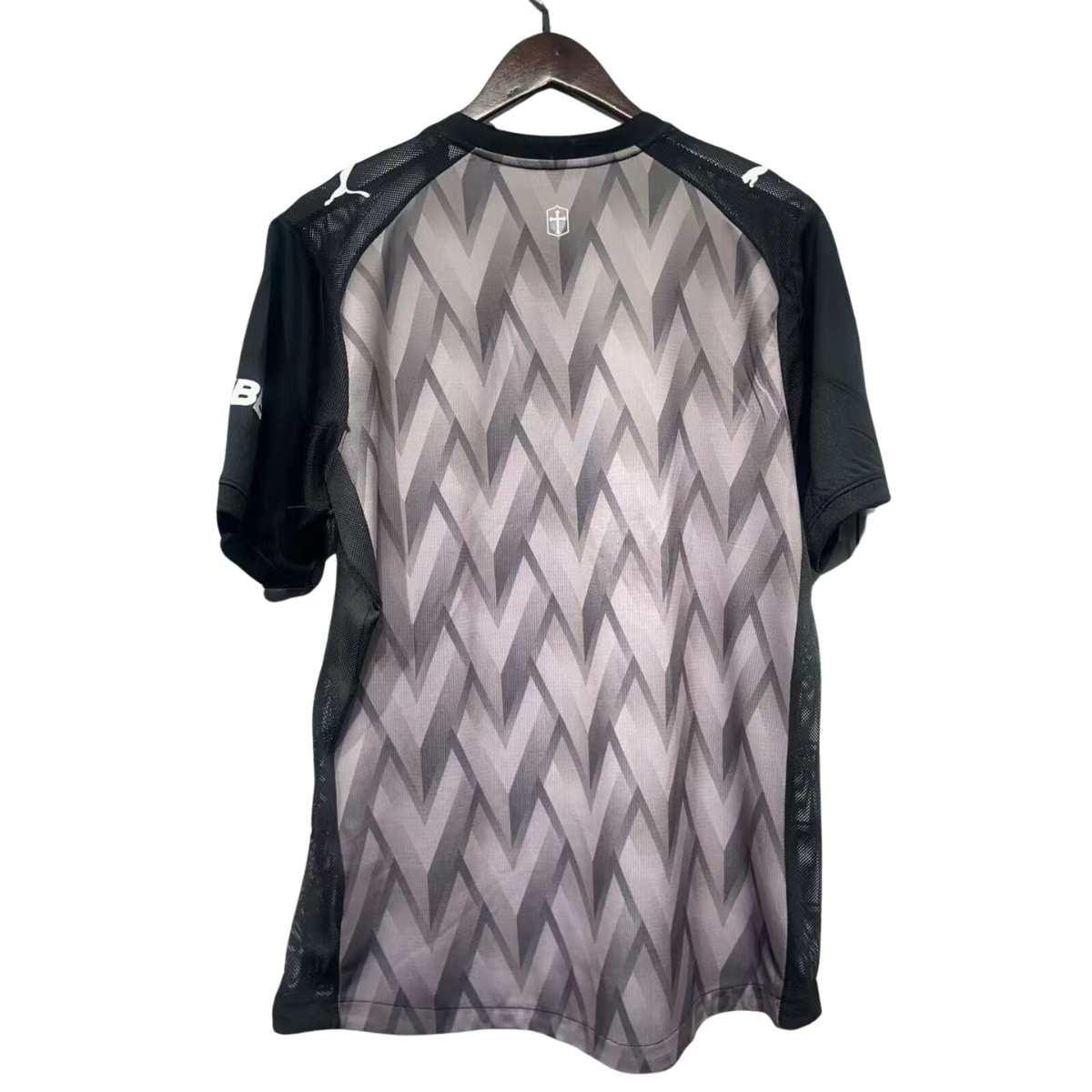 camisa-universidad-catolica-preta-goleiro-2026-27-masculina (1) Camisa Universidad Católica Preta 2026/27 Goleiro Masculina